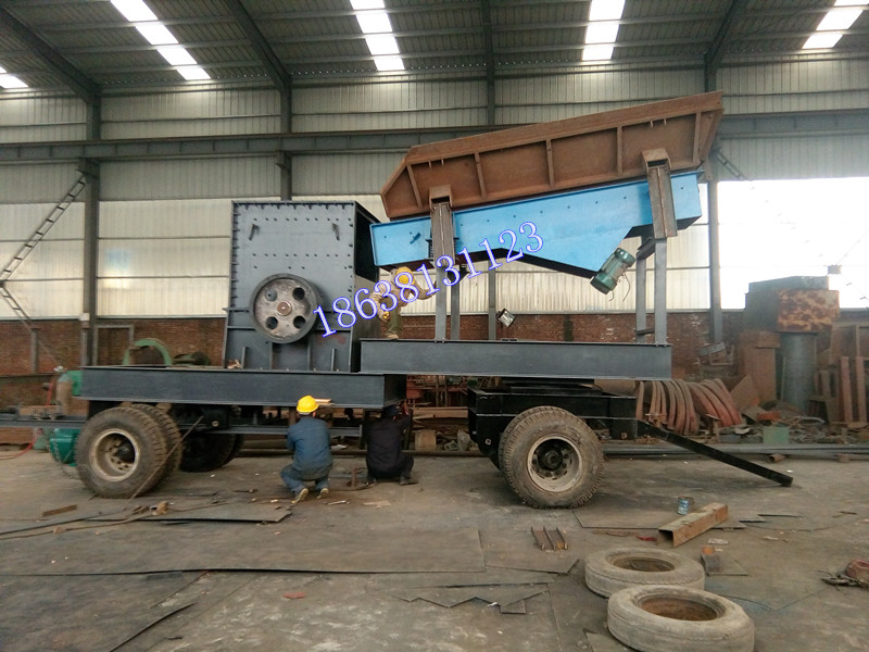 <b>鄭州博洋機(jī)械移動破碎機(jī)加工制造現(xiàn)場</b>